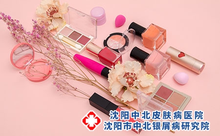 摄图网_500601676_美妆化妆品平铺（企业商用）